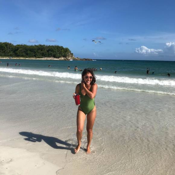 Meet your Posher, Cecille - Picture 1 of 1